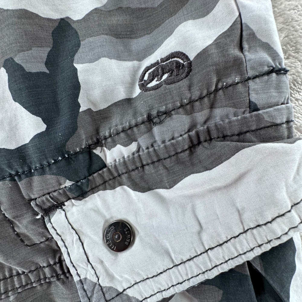 Ecko Unltd Camo Cargo Shorts Mens 32 Streetwear Y2K Skate Utility Baggy Gray - Picture 10 of 14